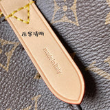  everyday bag close-up of hardware and finish