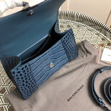 Front view of everyday-luxe premium women's handbag – women's premium purse