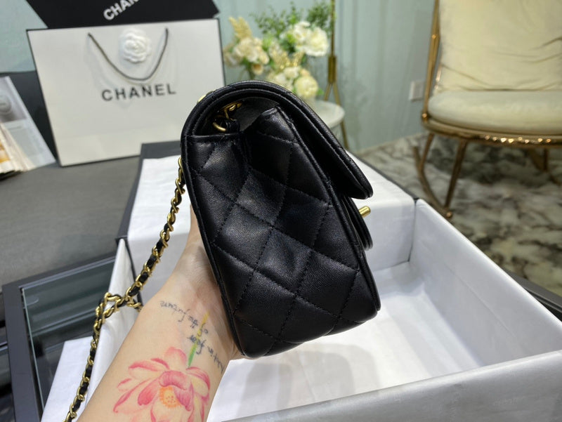  women's handbag, versatile design, view 4