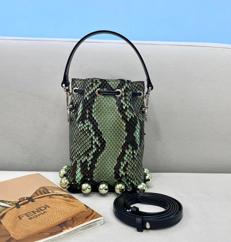 Ziva's Charm handbag – detail view (12cm*18cm*10cm)