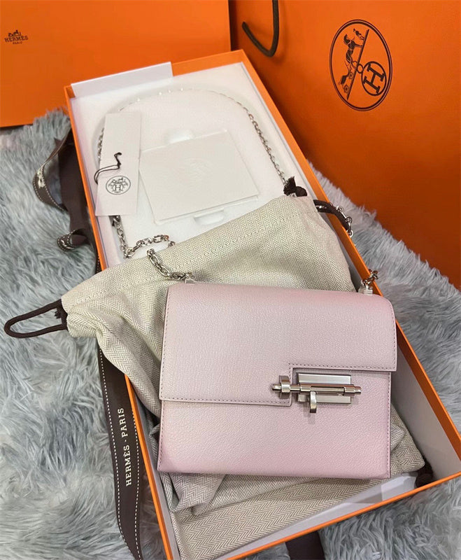  everyday bag interior and compartment view 15