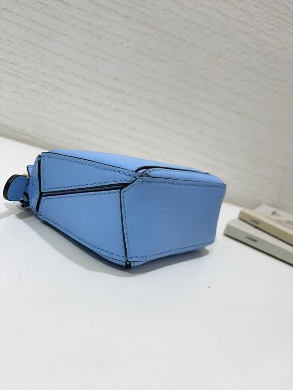 Ziva's Charm handbag – interior view (13.5cm*5.5cm*8.5cm)