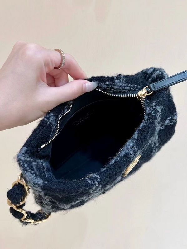 Zivas Charm Modern Minimalist Look Designer Handbag (Considered Detail & Form) – Styled Look