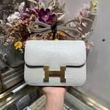  Clean-Lined handbag front view