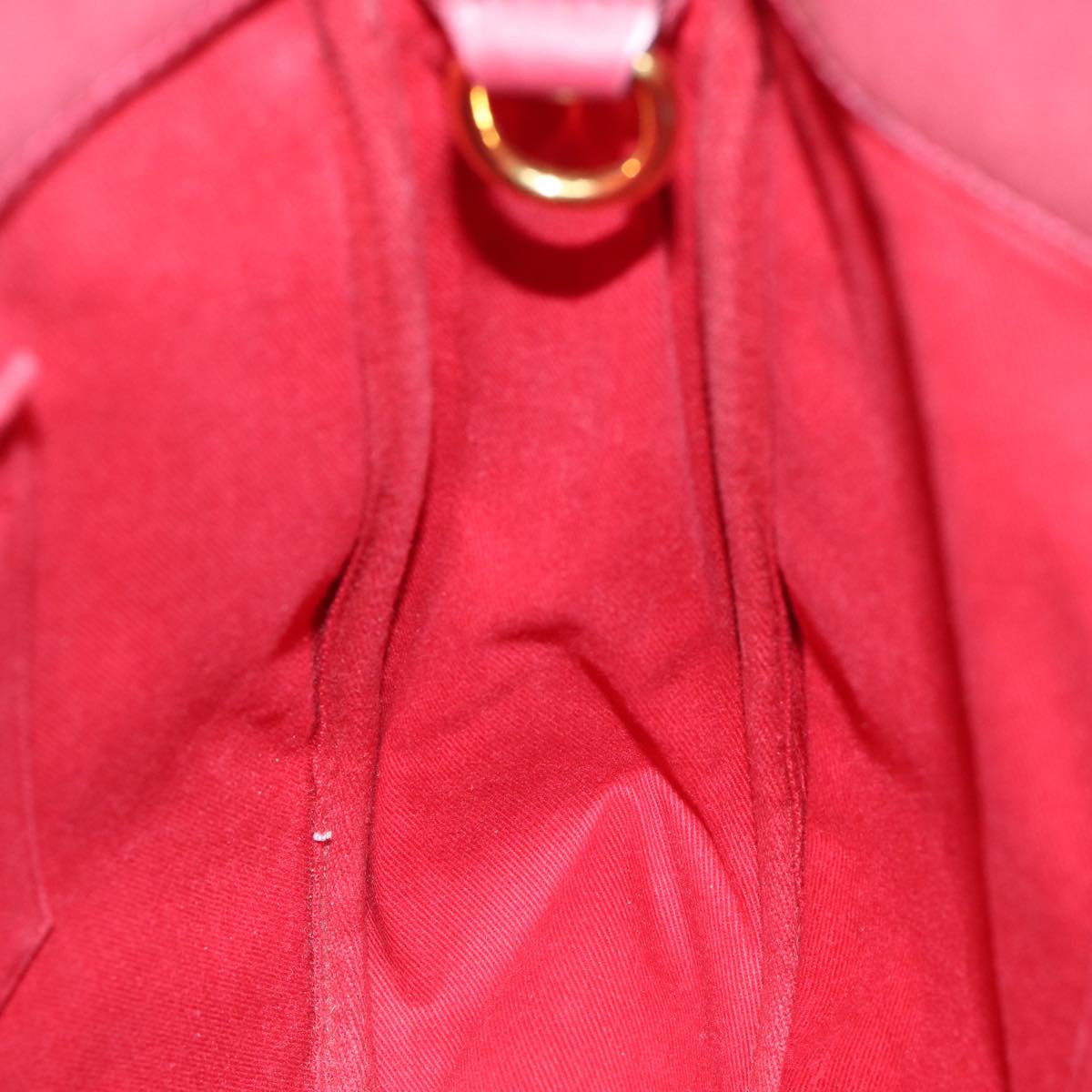 Chloe designer shoulder bag leather closeup detail