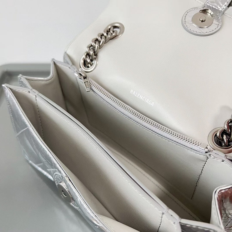 Zivas Charm Timeless Appeal Statement Handbag (Elevated Daily Companion) – Side Profile