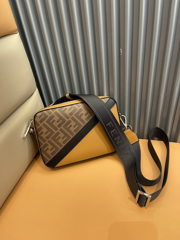 Ziva's Charm handbag – close-up view (22cm*15cm*5cm)