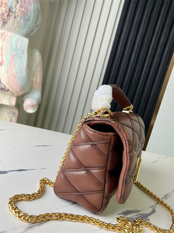  Sophisticated shoulder bag carried on shoulder