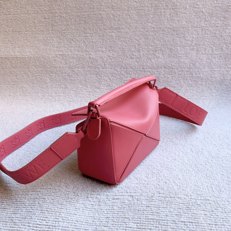 Ziva's Charm handbag – close-up view (17cm*12cm*7cm)