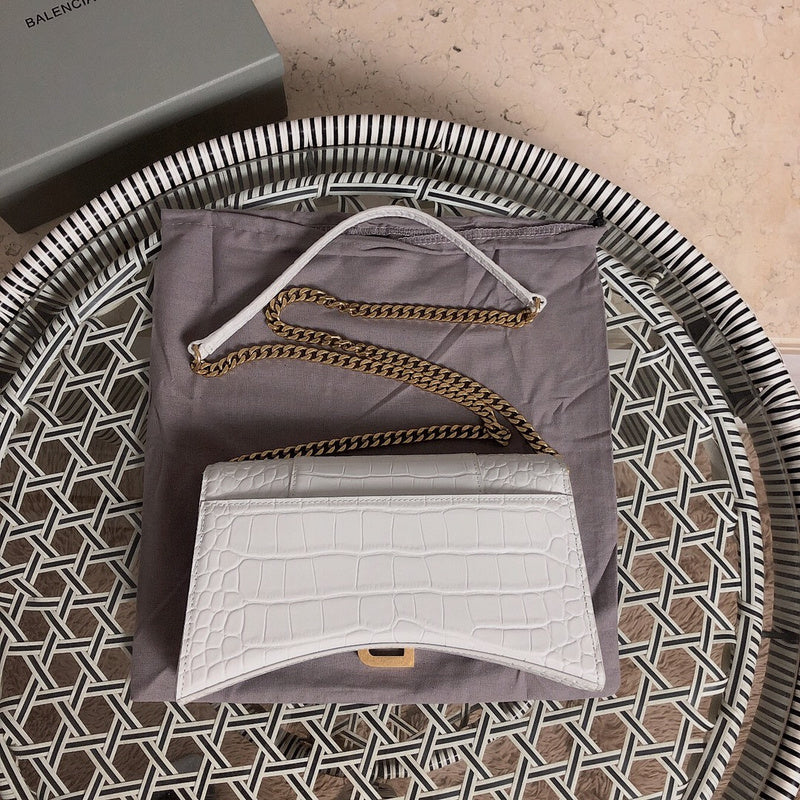 Close-up detail of premium classic women's handbag – women's everyday handbag
