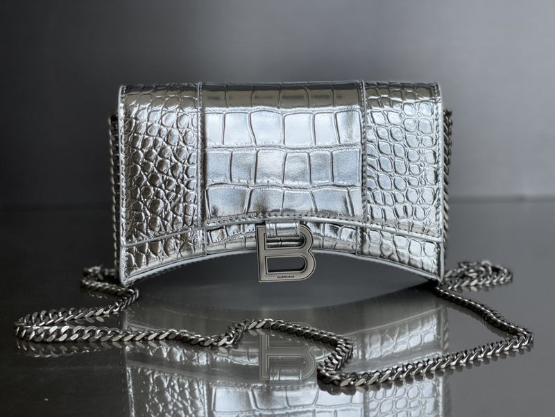 Zivas Charm Effortless Elegance Statement Handbag (Everyday Luxury Essential) – Lifestyle Shot