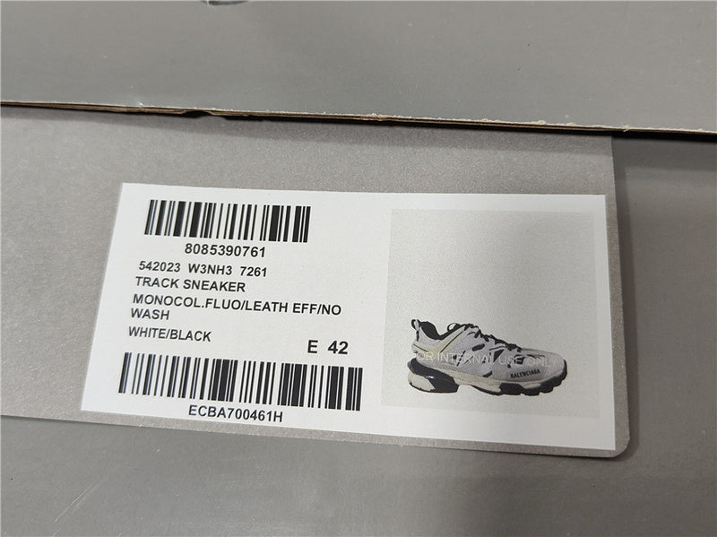 Nike Men's & Women's Premium Low-Top Trainers — Style 217 back view