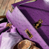  shopper bag close-up of hardware and finish