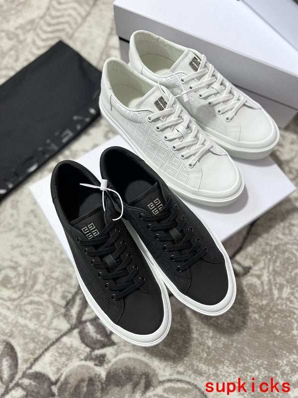 Givenchy shoes Style 026 - logo and branding close-up