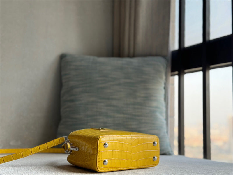  Essential satchel front view 7