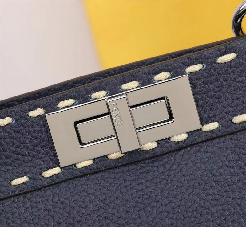 Ziva's Charm handbag – close-up view (Standard Size)