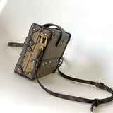  everyday bag interior and compartment view 9