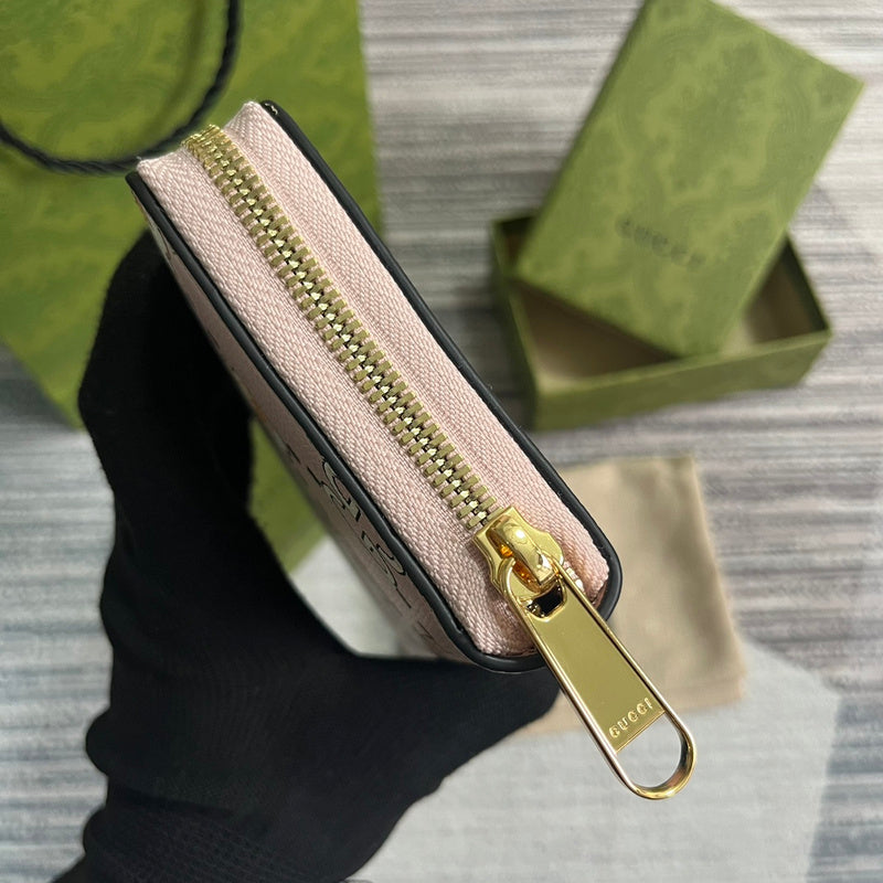 Top view of everyday-luxe modern women's handbag – women's luxury accessory
