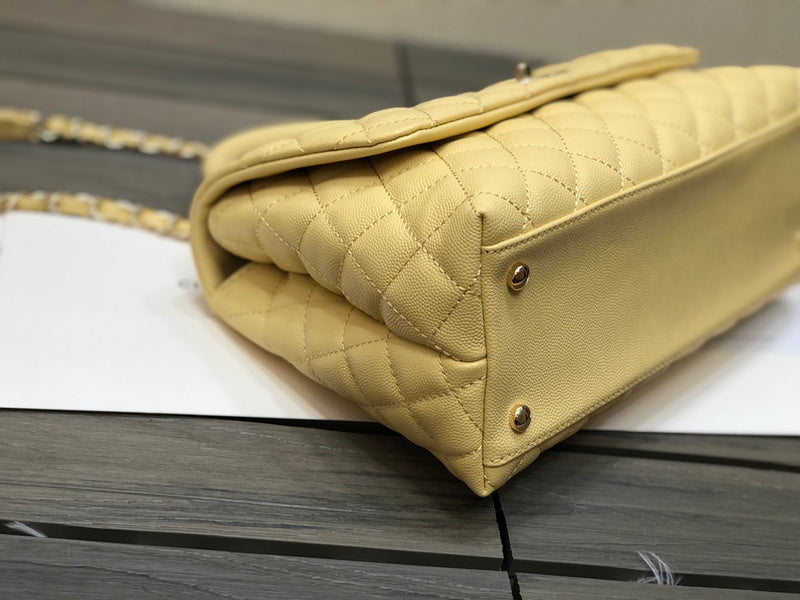  spacious purse view 6