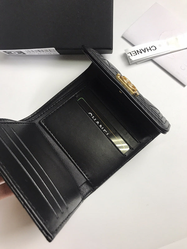 Zivas Charm Timeless Appeal Everyday Handbag (Thoughtfully Structured Design) – Lifestyle Shot