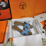 Hermès Nude Gladiator Sandals - Heel Detail View