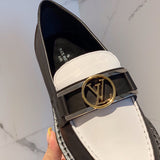 Styling view of Louis Vuitton luxury piece style No.051