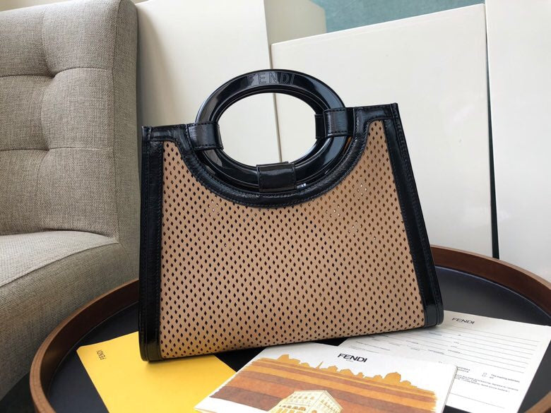 Ziva's Charm handbag – full view (28cm*22cm*11.5cm)