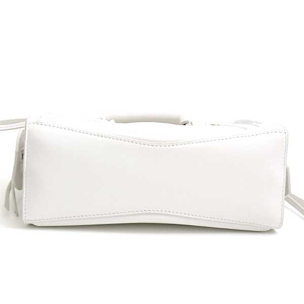 Noctaris elegant leather Luxury Bag interior detail