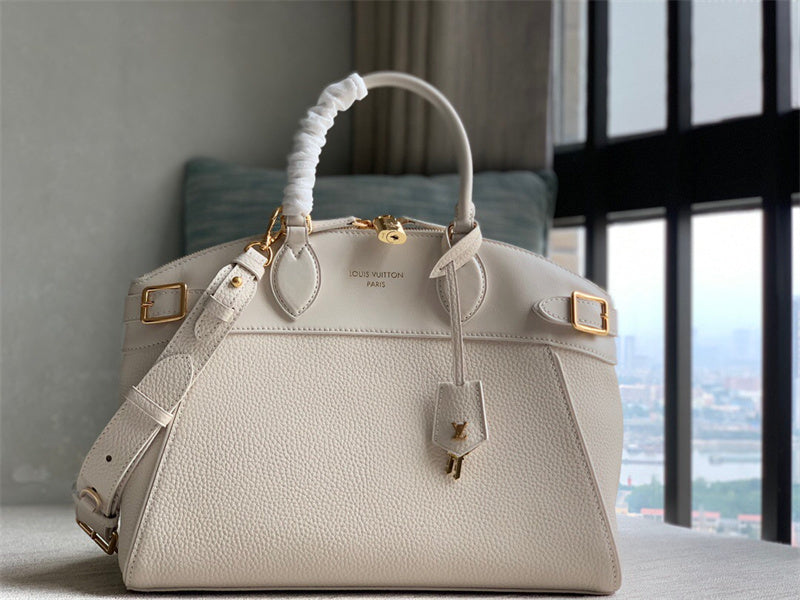  Polished top-handle bag front view 25