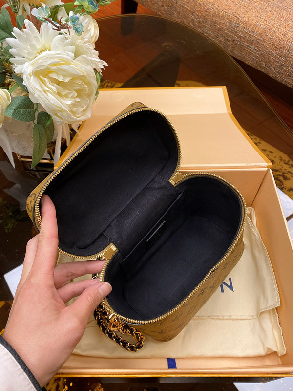 Styled lifestyle shot of elevated everyday-luxe women's handbag – women's statement bag