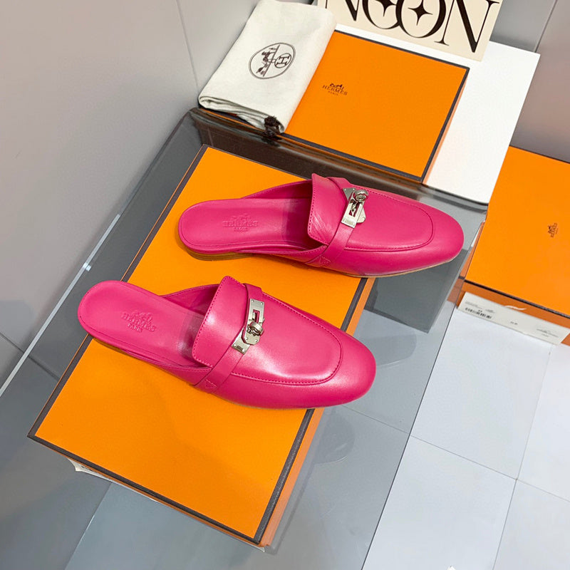 Hermès White Block Heel Sandals - Heel Detail View