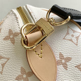  shopper bag interior and compartment view 9