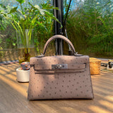  top-handle bag interior and compartment view