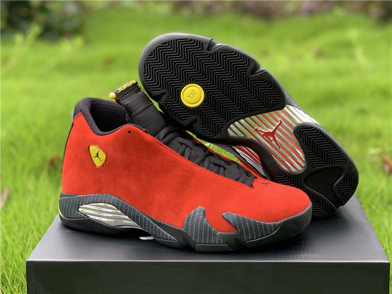 Nike Men's & Women's Designer Street Sneakers — Style 110 hardware detail