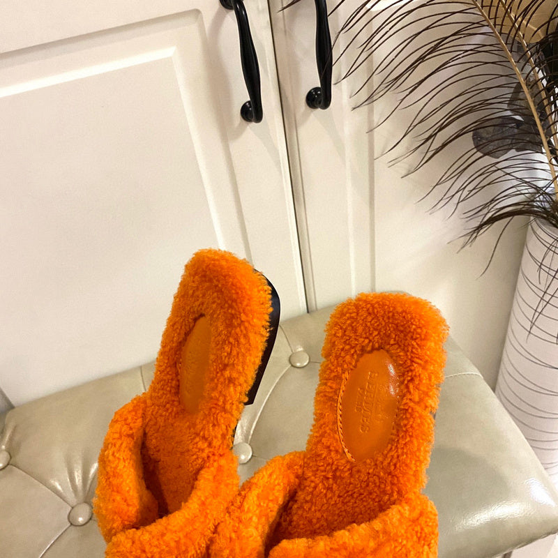 Hermes sandals Style 073 - back heel detail