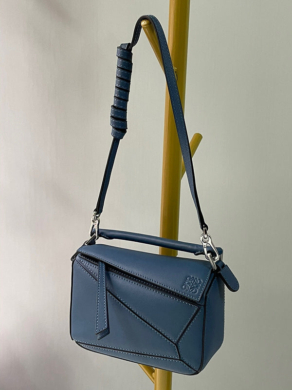 Ziva's Charm handbag – interior view (12.5cm*18cm*8cm)