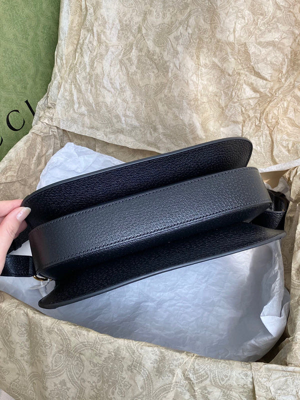 Interior view of everyday-luxe classic women's handbag – women's everyday handbag