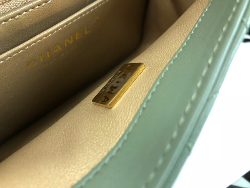 Zivas Charm Understated Luxury Designer Handbag (Timeless Wardrobe Addition) – Close-Up Detail