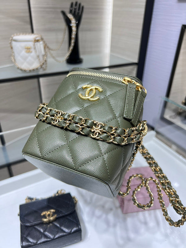 Zivas Charm Effortless Sophistication Designer Handbag (Everyday Luxury Essential) – Detail View