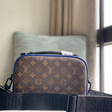  modern everyday bag detail view showing craftsmanship 8