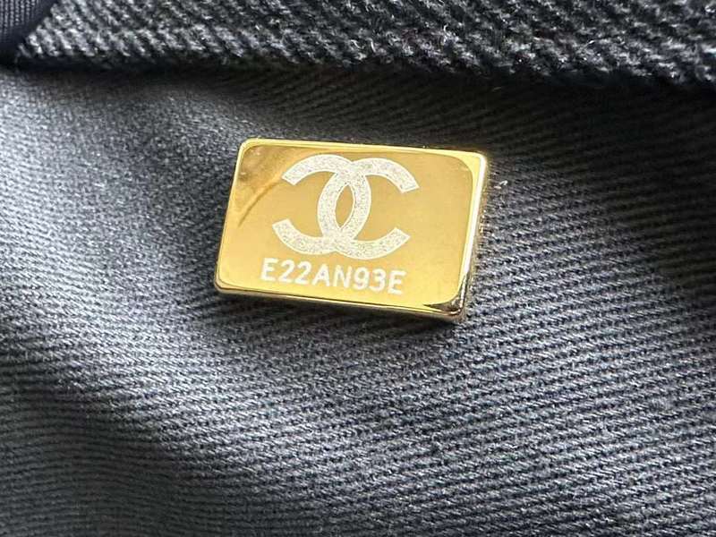 Zivas Charm Effortless Elegance Everyday Handbag (Elevated Daily Companion) – Lifestyle Shot