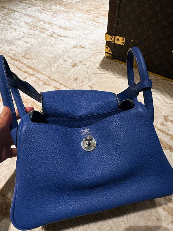 Close-up detail of everyday-ready bag design