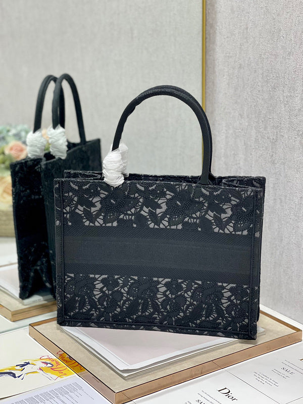 Interior view of everyday-luxe signature women's handbag – women's premium purse