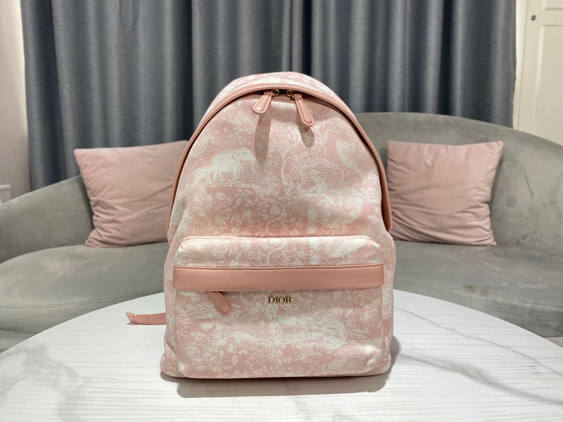 Interior view of classic refined women's handbag – women's premium purse