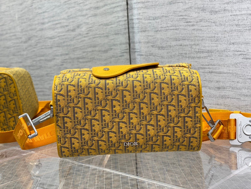 Close-up detail of everyday-luxe premium women's handbag – women's statement bag