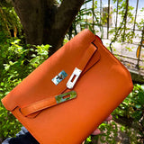  Classic structured bag front view