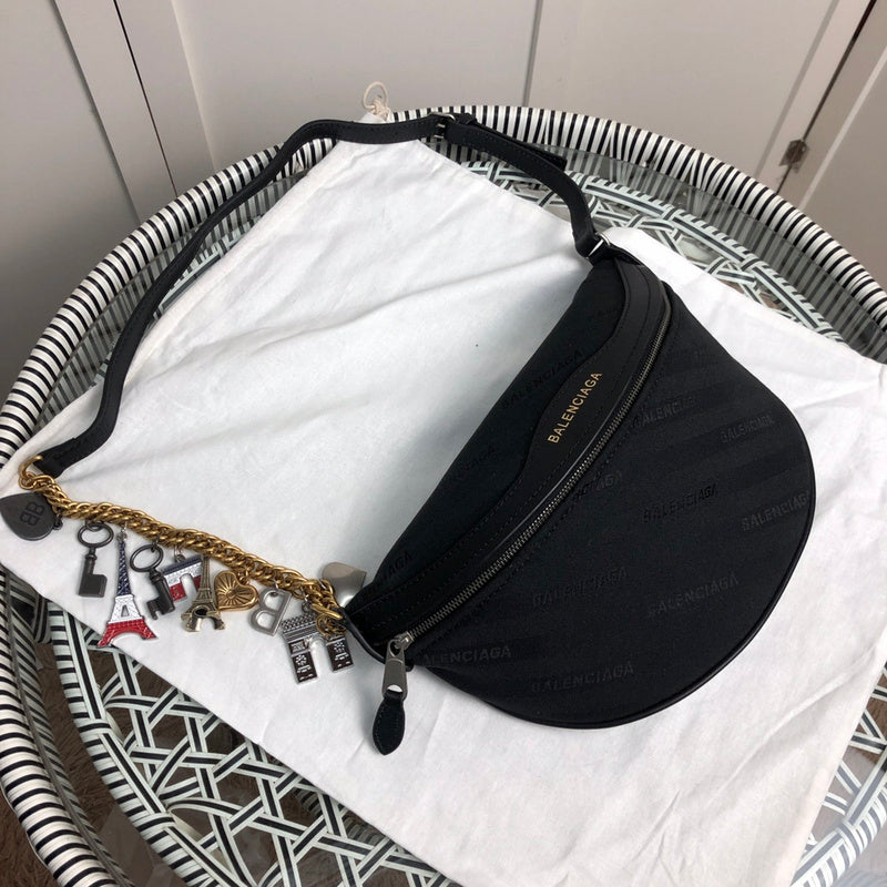 Side profile of polished chic women's handbag – women's everyday handbag