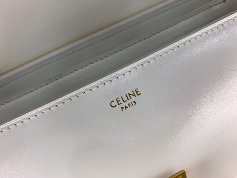 Front view of chic premium women's handbag – women's luxury accessory