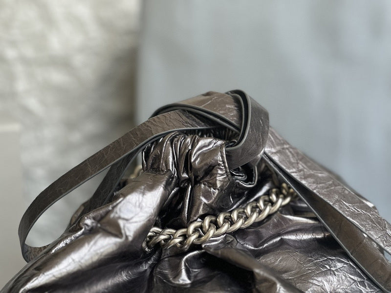 Zivas Charm Timeless Appeal Statement Handbag (Structured Everyday Essential) – Close-Up Detail