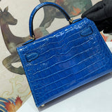  effortless shopper bag detail view showing craftsmanship